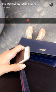 Iris Mittenaere feet photo thumbnail