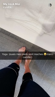 Iris Mittenaere feet photo thumbnail