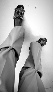 Iris Mittenaere feet photo thumbnail