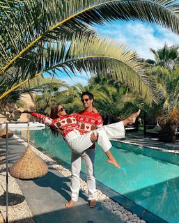 Iris Mittenaere feet photo thumbnail
