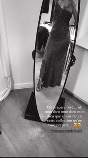 Iris Mittenaere feet photo thumbnail