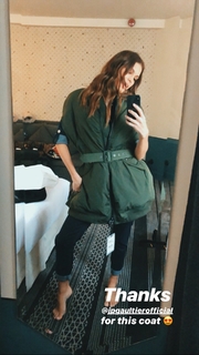 Iris Mittenaere feet photo thumbnail