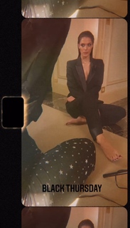 Iris Mittenaere feet photo thumbnail