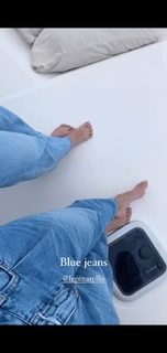Iris Mittenaere feet photo thumbnail