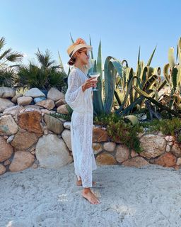 Iris Mittenaere feet photo thumbnail