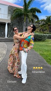 Iris Mittenaere feet photo thumbnail