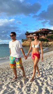Iris Mittenaere feet photo thumbnail
