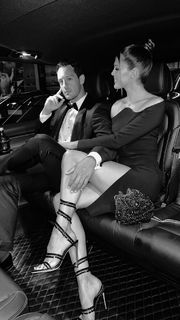 Iris Mittenaere feet photo thumbnail
