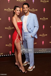 Iris Mittenaere feet photo thumbnail