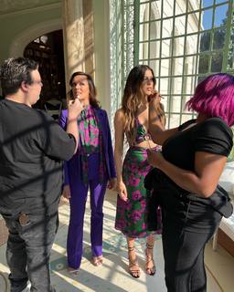 Iris Mittenaere feet photo thumbnail
