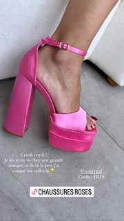 Iris Mittenaere feet photo thumbnail