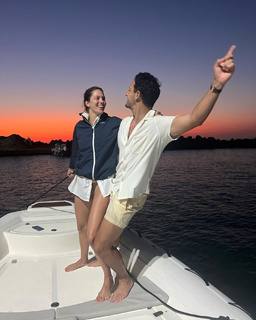 Iris Mittenaere feet photo thumbnail