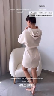 Iris Mittenaere feet photo thumbnail