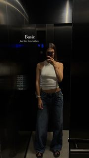 Iris Mittenaere feet photo thumbnail