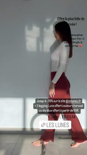 Iris Mittenaere feet photo thumbnail