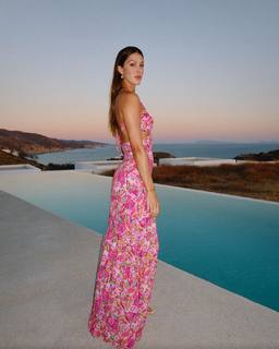 Iris Mittenaere feet photo thumbnail
