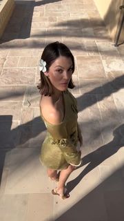 Iris Mittenaere feet photo thumbnail