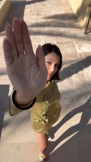 Iris Mittenaere feet photo thumbnail