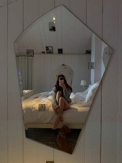 Iris Mittenaere feet photo 8