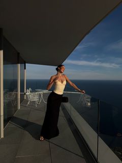 Iris Mittenaere feet photo 14