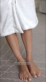 Iris Mittenaere feet photo 11