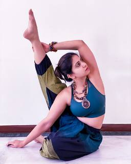 Iris Vatrana feet photo 4