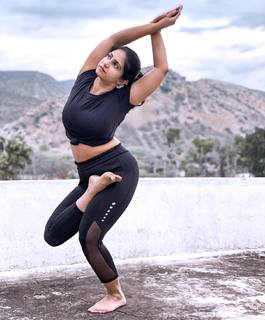 Iris Vatrana feet photo 3