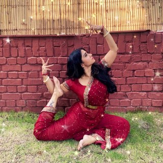 Iris Vatrana feet photo 4