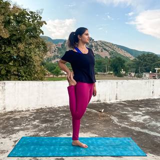 Iris Vatrana feet photo 3
