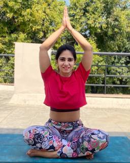 Iris Vatrana feet photo 1