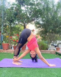 Iris Vatrana feet photo 16