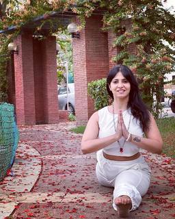 Iris Vatrana feet photo 2
