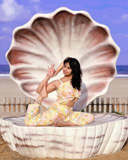 Iris Vatrana feet photo 1