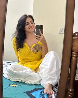 Iris Vatrana feet photo 20