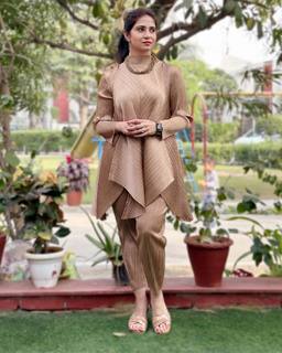 Iris Vatrana feet photo 18