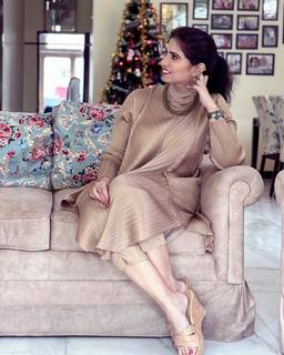 Iris Vatrana feet photo 15