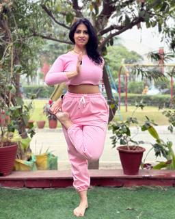 Iris Vatrana feet photo 8