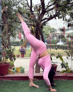 Iris Vatrana feet photo 7