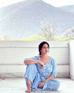 Iris Vatrana feet photo 12
