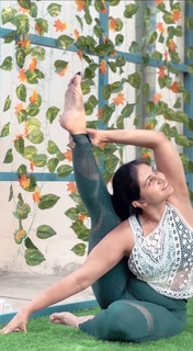 Iris Vatrana feet photo 2