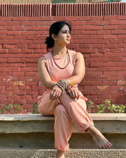 Iris Vatrana feet photo 2
