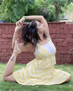 Iris Vatrana feet photo 19