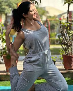 Iris Vatrana feet photo 17