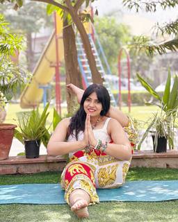 Iris Vatrana feet photo 10