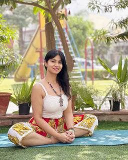 Iris Vatrana feet photo 9