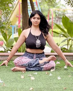 Iris Vatrana feet photo 1