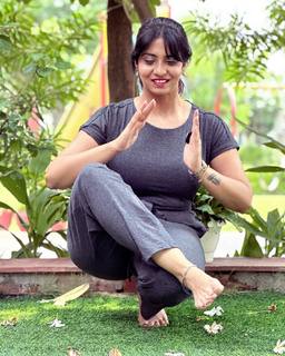 Iris Vatrana feet photo 17