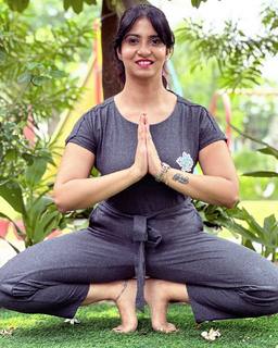 Iris Vatrana feet photo 14
