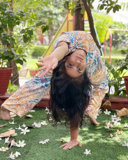 Iris Vatrana feet photo 1