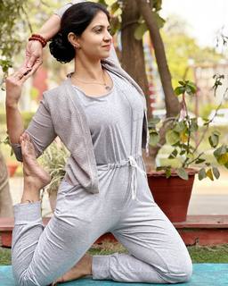 Iris Vatrana feet photo 14